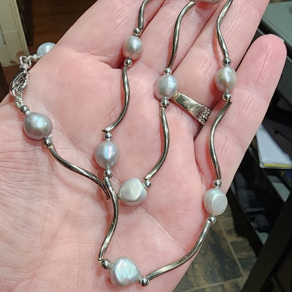 pearls Jewelry - Fine jewelry Vintage Real pearls sterling silver curved links necklace